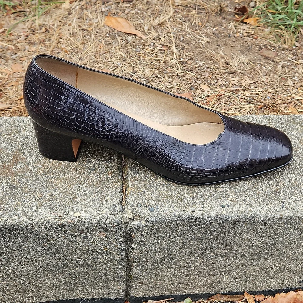 Salvatore Ferragamo Women's Black Croc Embossed Leather Heels Italy 9.5 B